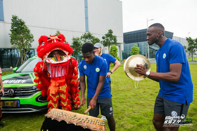德甲戰車轟隆作響，狼堡對決法蘭克福上演綠茵雙雄爭霸，共筑足球文化交流橋梁