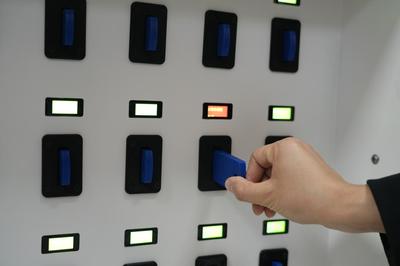 金能電力科研攻堅:獨立鎖控模塊百次試驗鑄精品