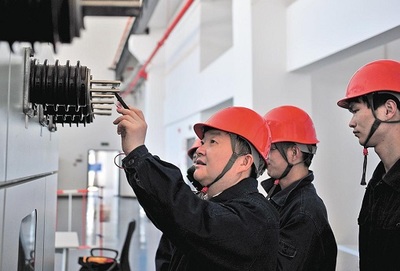 逐夢而行攀高峰 --記中國電科院院士王偉勝、鄭玉平、陸佳政